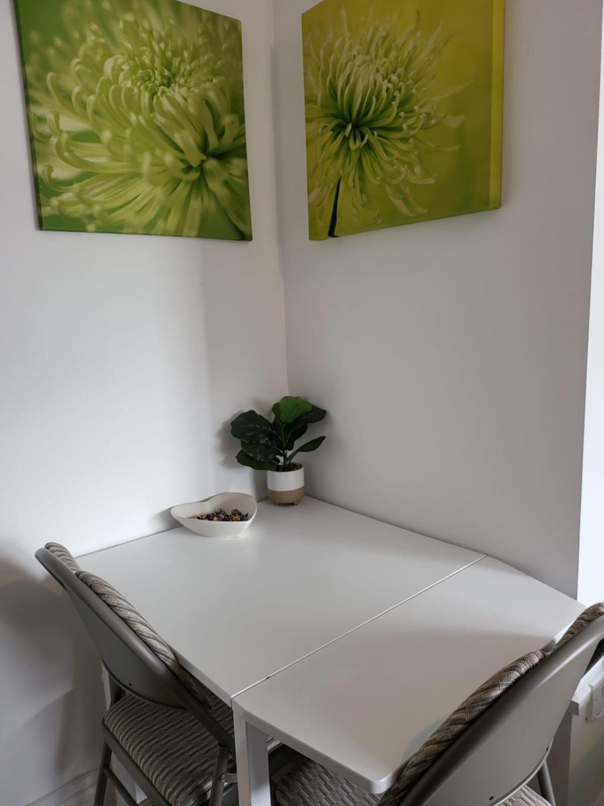 Aspire 1 Bedroom, 3 Single Beds Bristol Ngoại thất bức ảnh